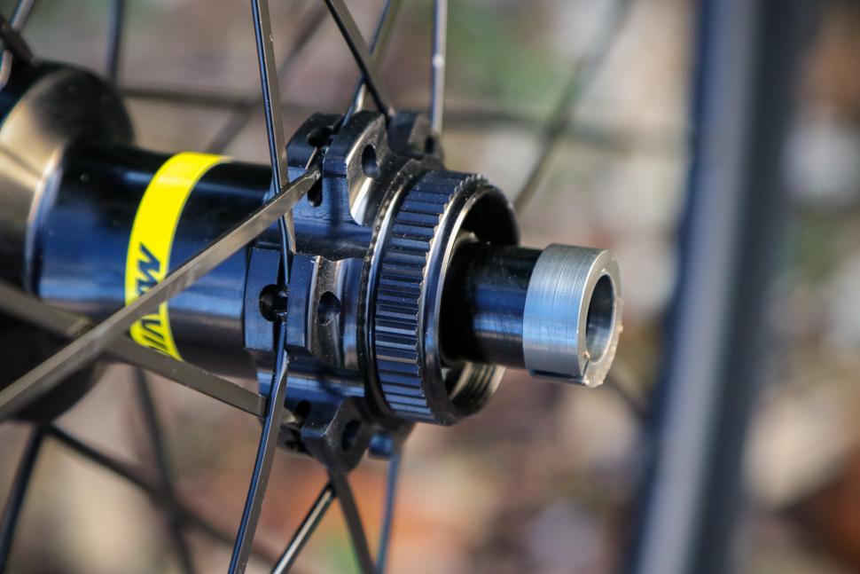 Mavic cosmic elite ust store centre lock 700c road wheelset