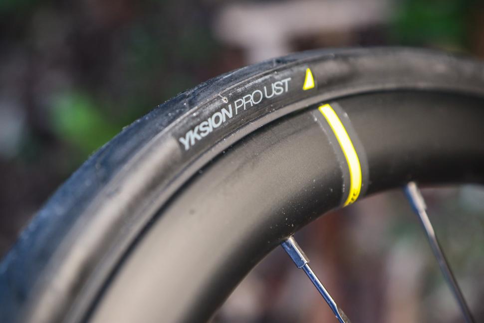 mavic carbon clincher wheelset