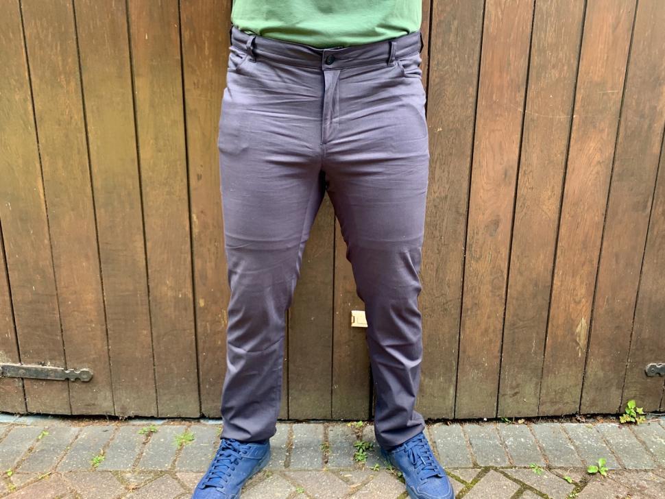 PEARL iZUMi Men's Rove Trousers, Dark Olive, Size 34 - Mountain Mania Cycles