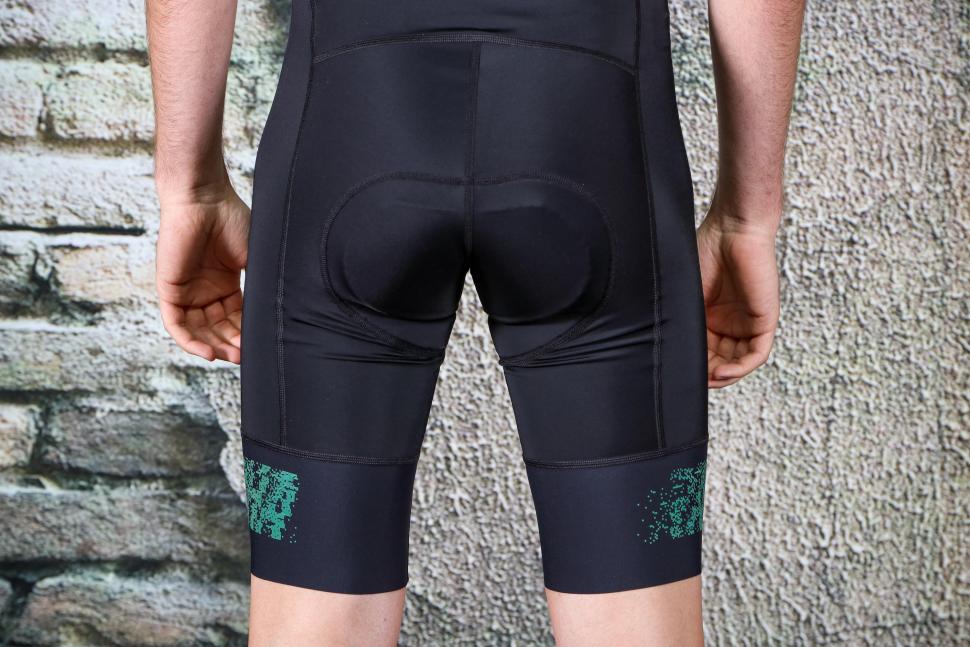 rapha pro team crit bib shorts