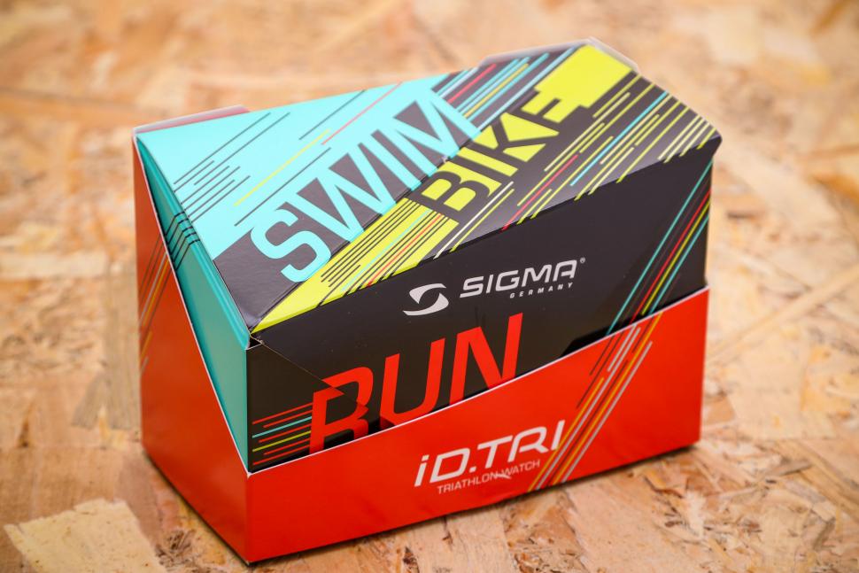 Amazon.com: SIGMA SPORT Unisex's iD.TRI GPS Triathlon Watch, TRI neon Green  Basic, : Electronics