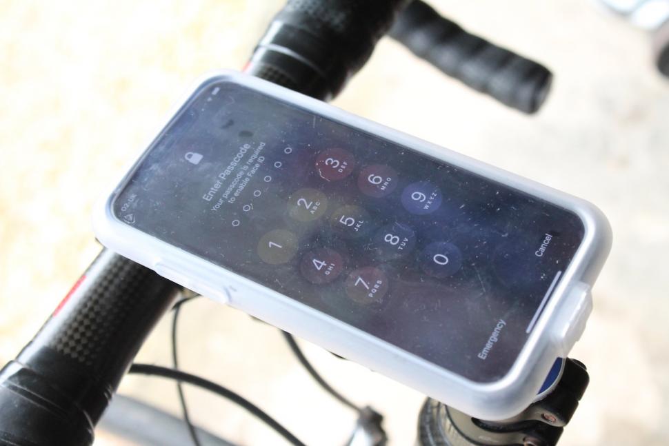 zefal smart phone charge bike bag