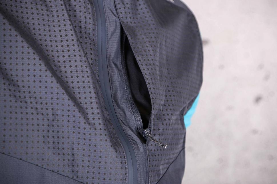 Review: Altura Nightvision Storm Thermal Gilet | road.cc