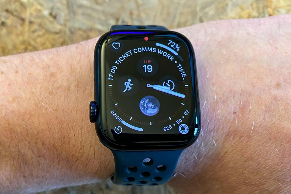 Still the best smartwatch, but the Fitbit Versa is a close second