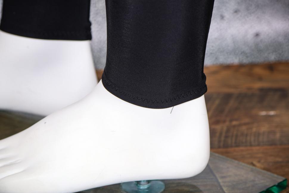 Review: Assos Assosoires Spring Fall Leg Warmers 2021