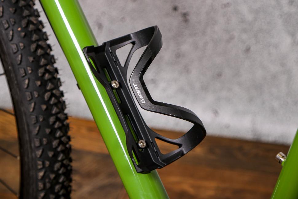 santa cruz carbon bottle cage right hand