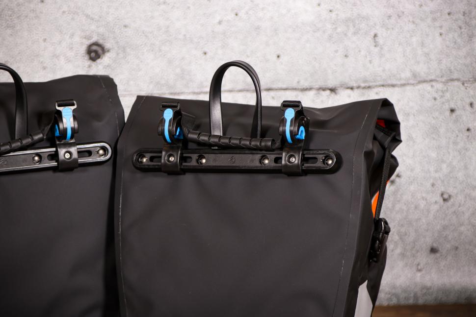 Review: Oxford Aqua V20 Single QR Pannier Bag | road.cc