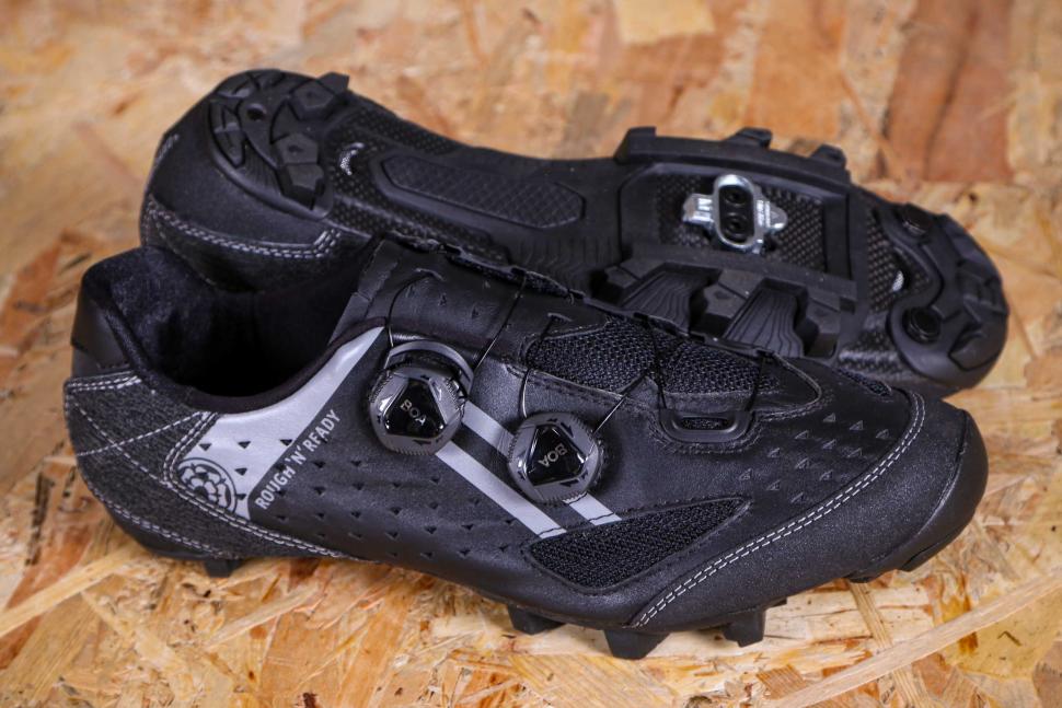 Review: Pearson x Lake Rough 'n Ready Carbon Gravel Shoes | road.cc