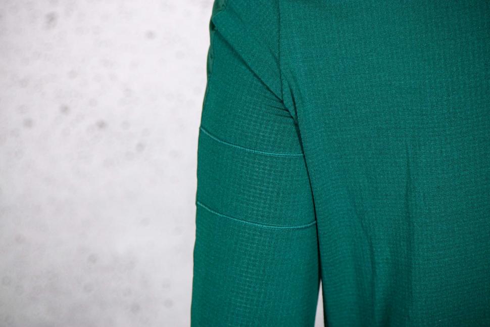 Review: Rapha Explore Long Sleeve Pullover | road.cc