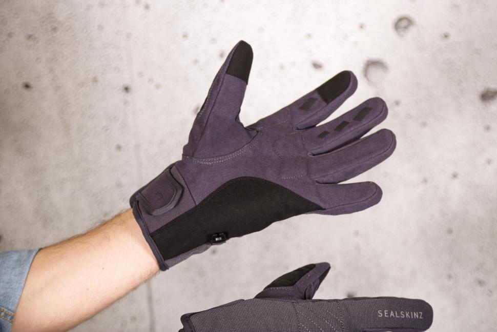 Review: Sealskinz All Weather Glove with Fusion Control