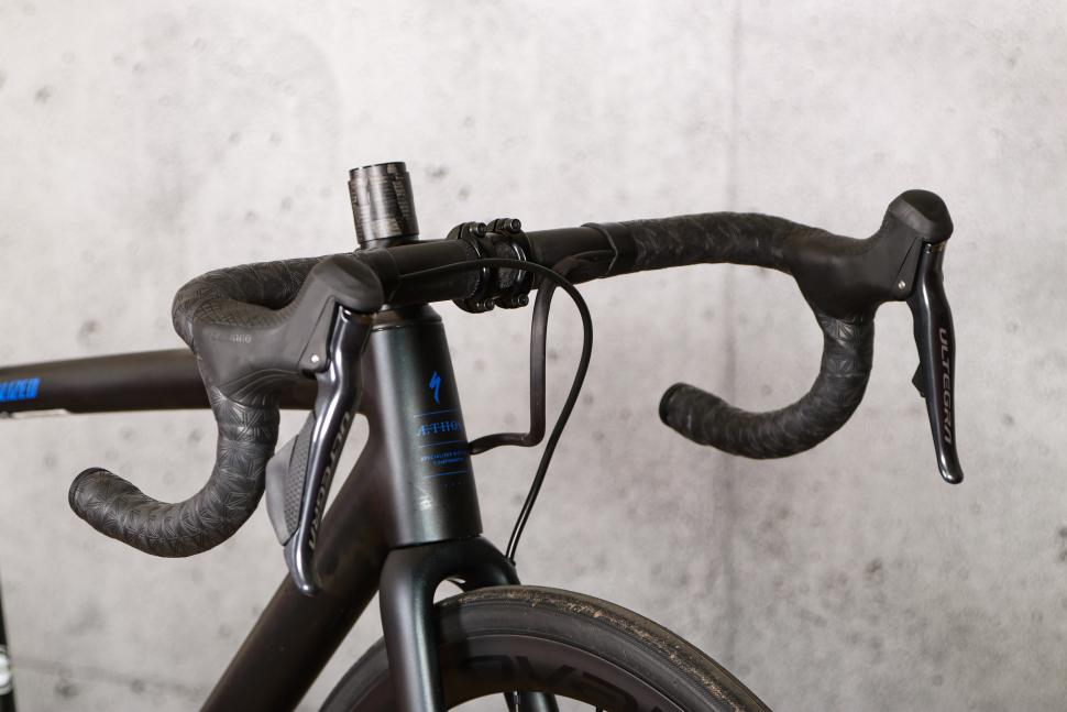 Review Specialized Aethos Pro Ultegra Di2 road.cc