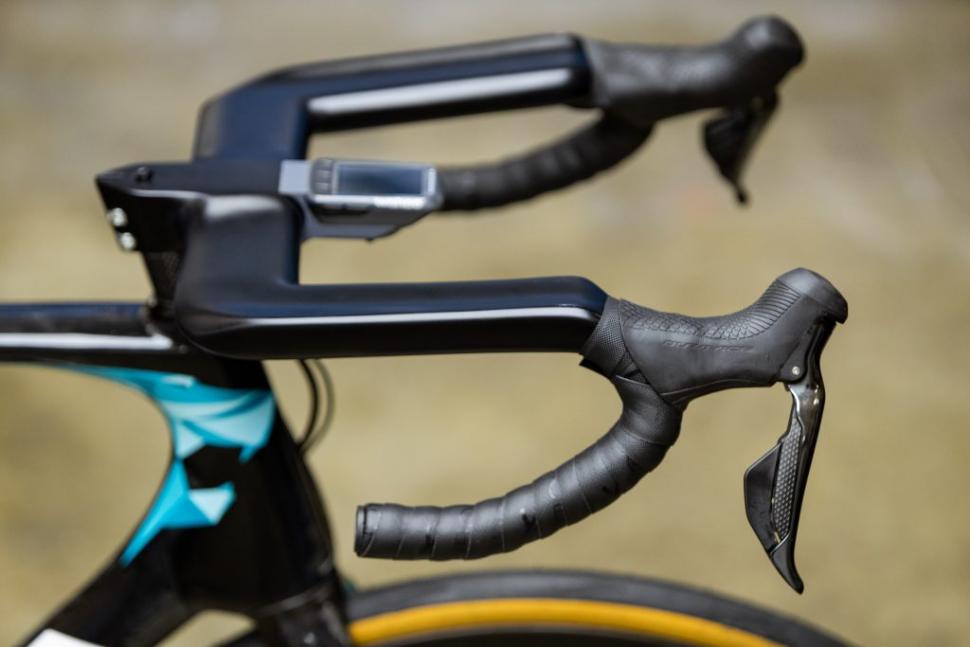 bike rest handlebars