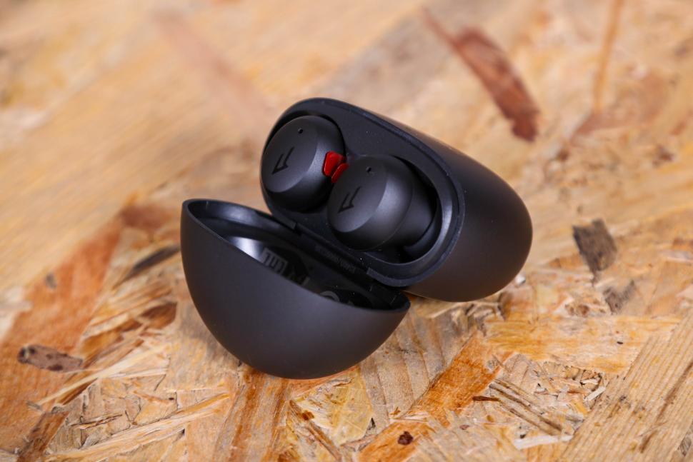 1More ComfoBuds Mini review: These tiny earbuds deliver surprisingly big  sound