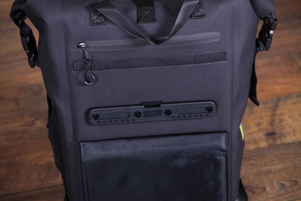 2022 Craft Cadence Pannier Backpack Convertible - alforjes removidos.jpg
