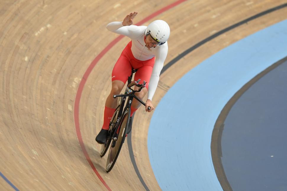 2022 Dan Bigham on velodrome  - Ineos Grenadiers