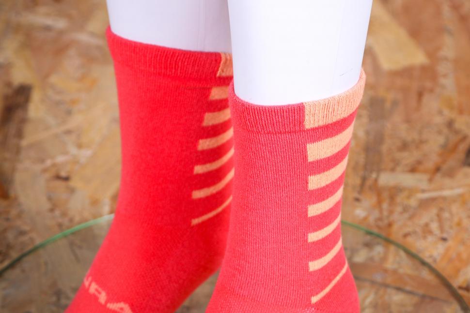 2022 Endura Womens Coolmax Stripe Socks Twin Pack - Pink 3.jpg