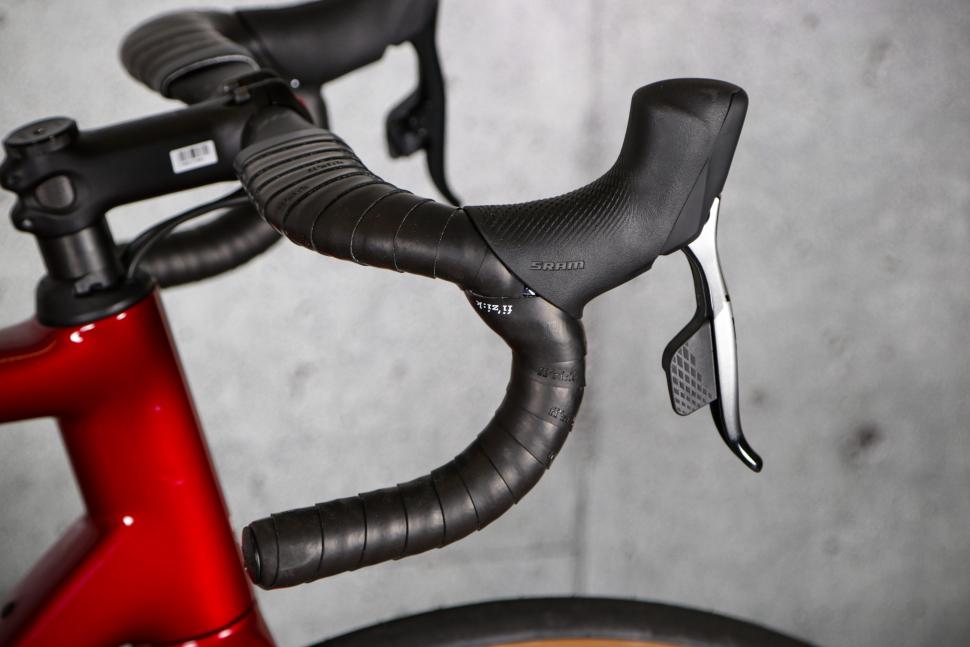2022 Fara Cycling  F-AR - drop bar and lever.jpg