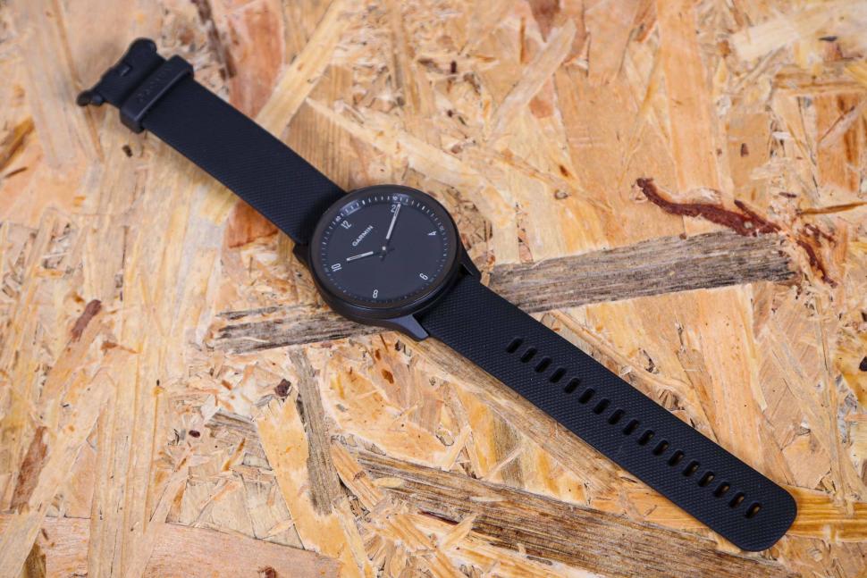  Garmin vivomove Sport, Hybrid Smartwatch, Health and Wellness  Features, Touchscreen, Cocoa : Everything Else