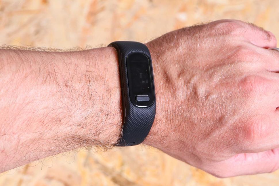 Review: Garmin Vivosmart 5 | road.cc