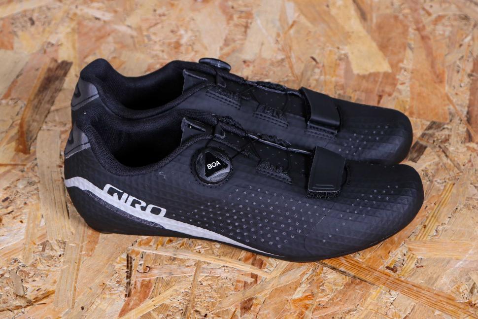 2022 Giro Cadet Road Cycling Shoes - side.jpg