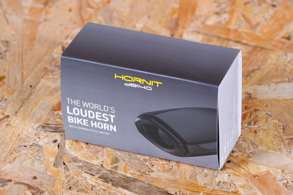 Review: Hornit dB140 with Garmin Style Mount