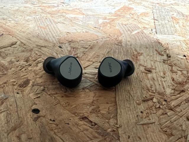 Jabra Elite 7 Pro earbuds