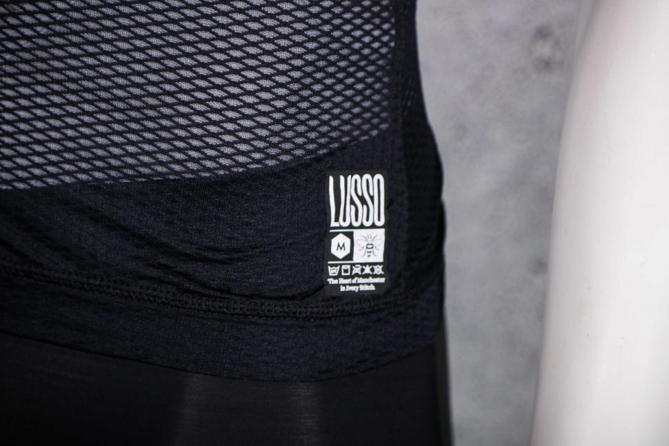 Review: Lusso Paragon Sleeveless Base Layer | road.cc