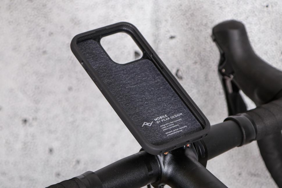 Review: Peak Design Everyday Case for iPhone and Out Front Bike Mount