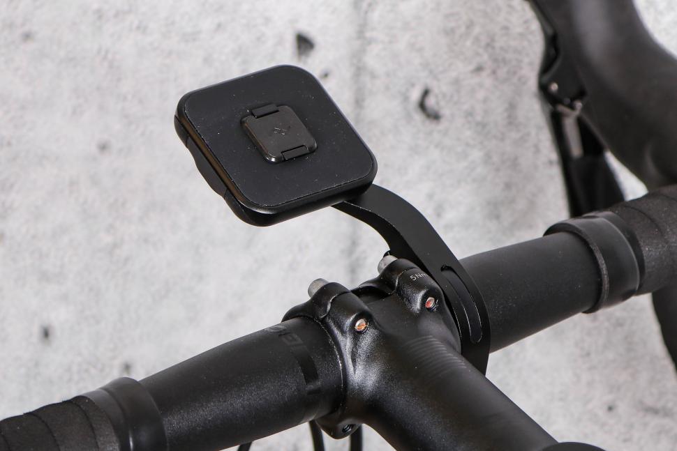 2022 Peak Design Everyday Case for iPhone and Out Front Bike Mount - mount.jpg