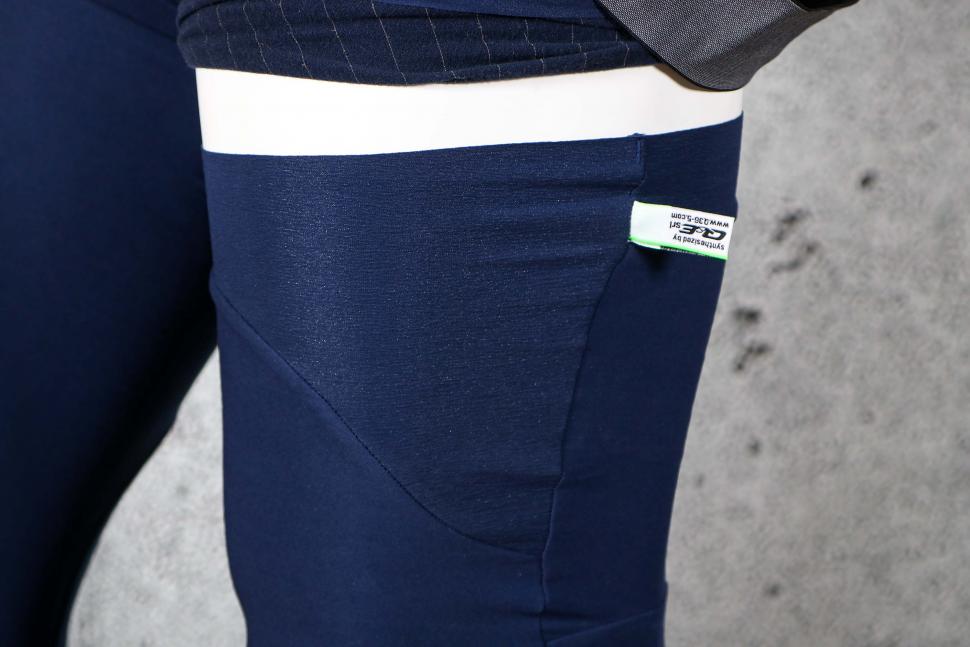 Review: Q36.5 Woolf Leg Warmer Blue Navy