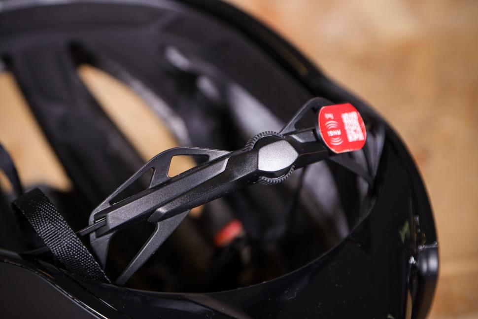 SPECIALIZED S-WORKS EVADE 3 - COOL COMFORT FOR AN AERO HELMET - In The Know  Cycling