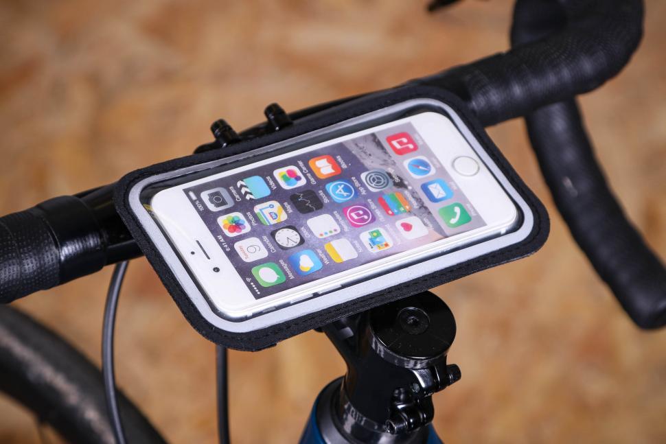 Test of the Shapeheart smartphone holder for bikes or scooters