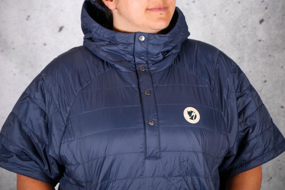 2022 Specialized Fjallraven Thermo Anorak - chest.jpg