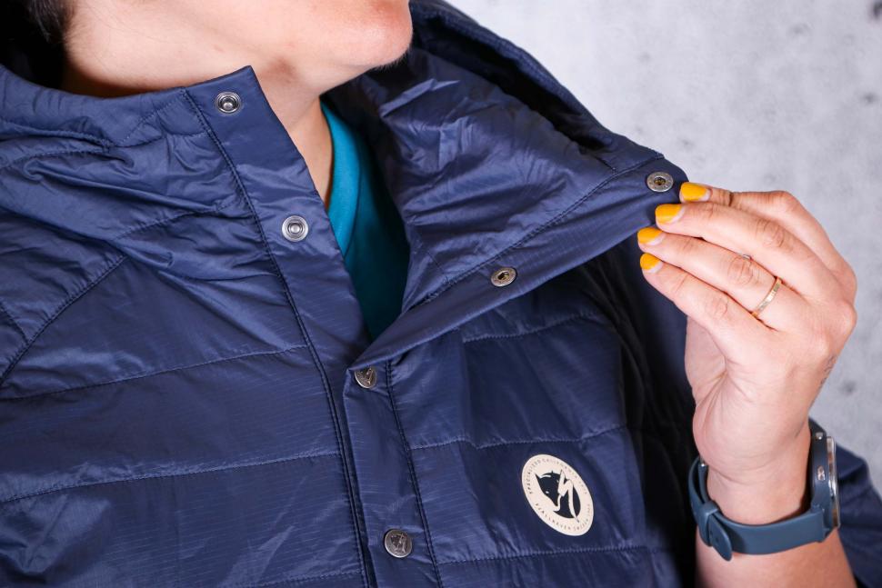 2022 Specialized Fjallraven Thermo Anorak - poppers.jpg