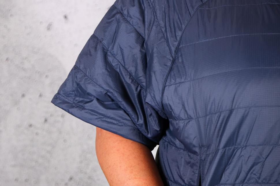 2022 Specialized Fjallraven Thermo Anorak - sleeve.jpg