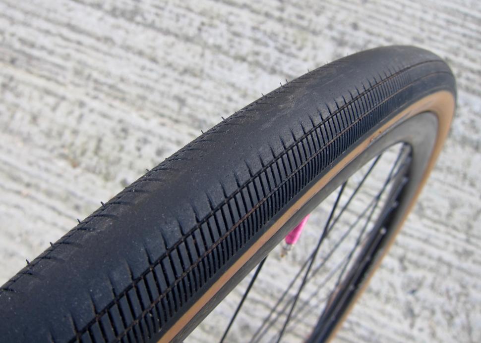 smooth gravel tires