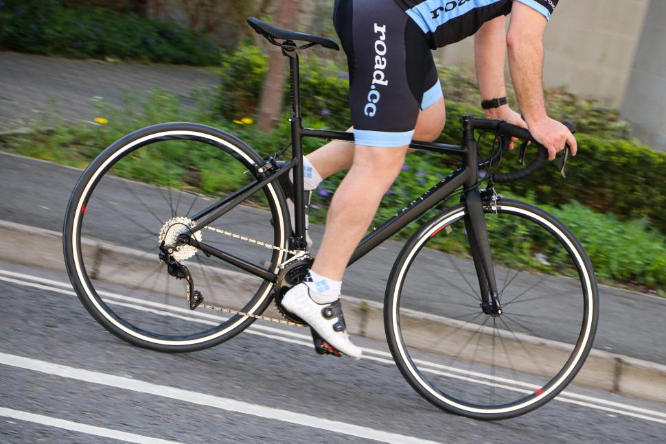 Review: Van Rysel EDR AF 105 Road Bike 2022