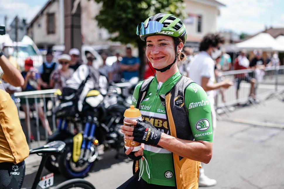 Tour de France Femmes 2022 green jersey drinking (A.S.O/Thomas Maheux)