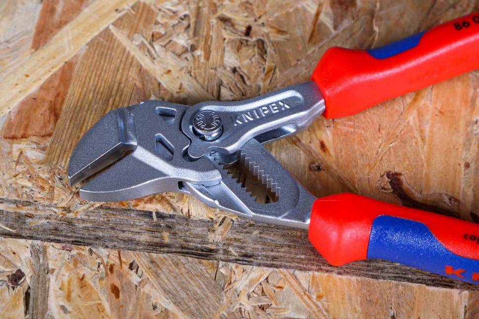 Knipex Adjustable Pliers Wrench Set 7 & 10 Comfort Grip Handles