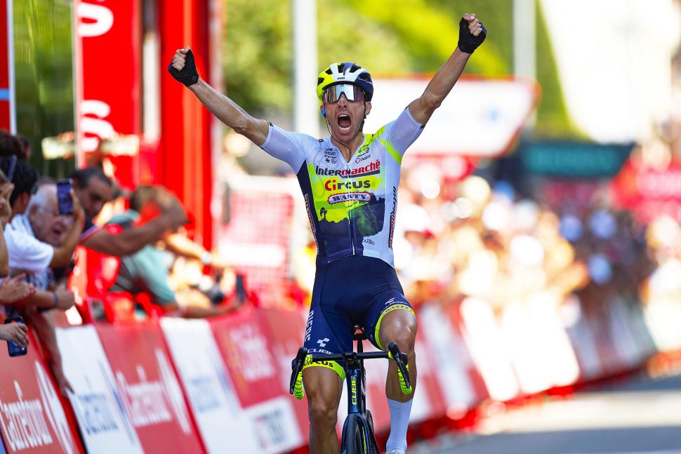 Rui Costa wins stage 15 of the 2023 Vuelta (Rafa Gomez/SprintCyclingAgency)