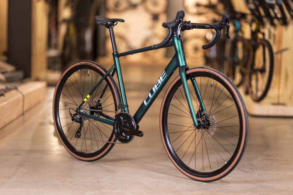 2025 Cube attain HPA road bike 2