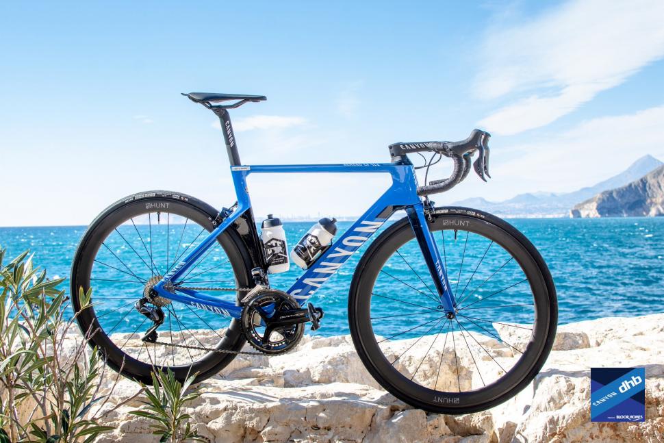 Review: Canyon Ultimate CF SLX Disc 9.0 Movistar | road.cc