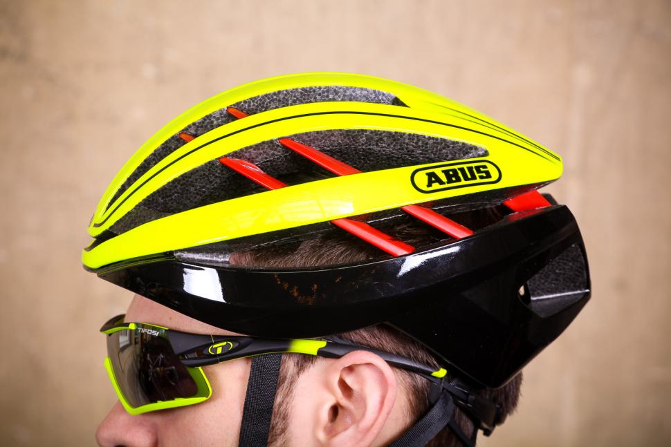 abus aventor road bike helmet