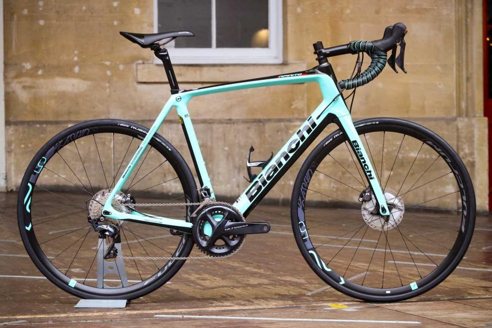 Review Bianchi Infinito CV Disc Ultegra road.cc