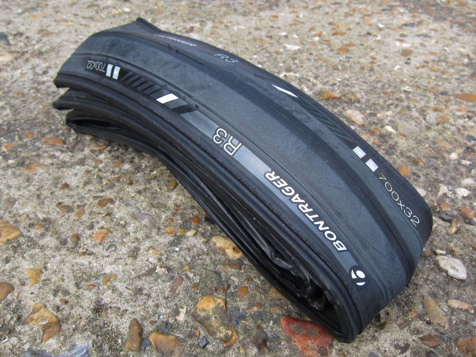 Review: Bontrager R3 Hard-Case Lite 700x32c Clincher Road Tyre | road.cc