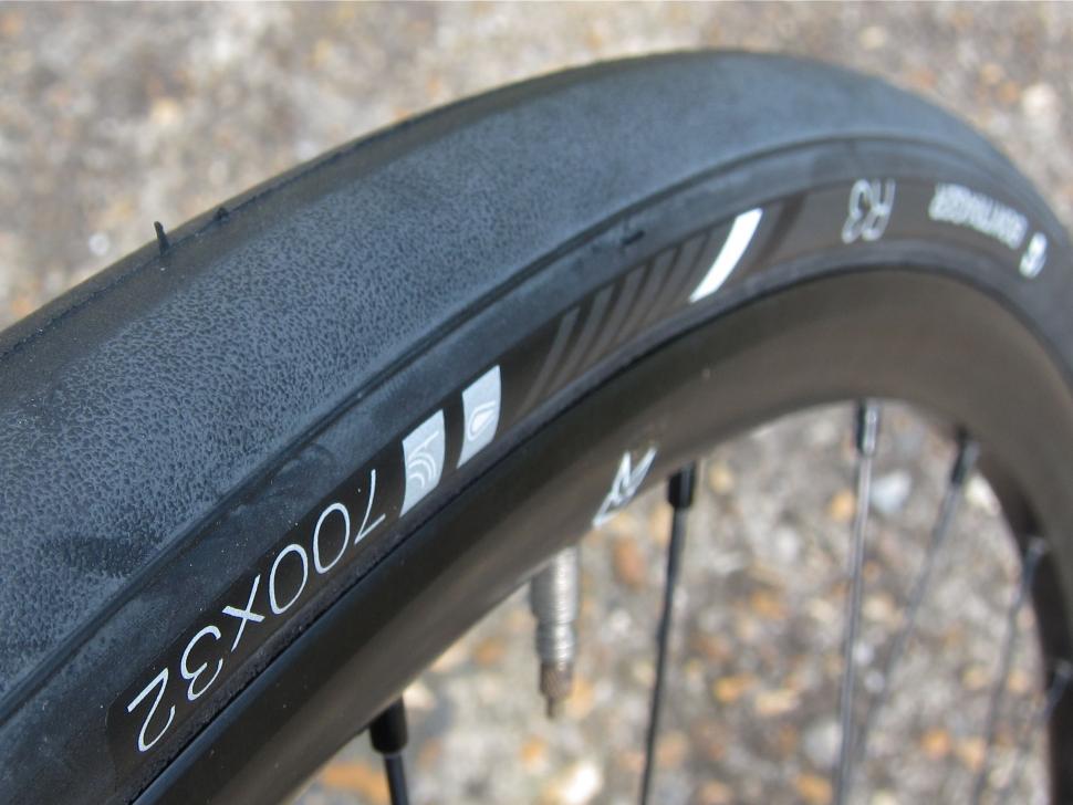 Review: Bontrager R3 Hard-Case Lite 700x32c Clincher Road Tyre
