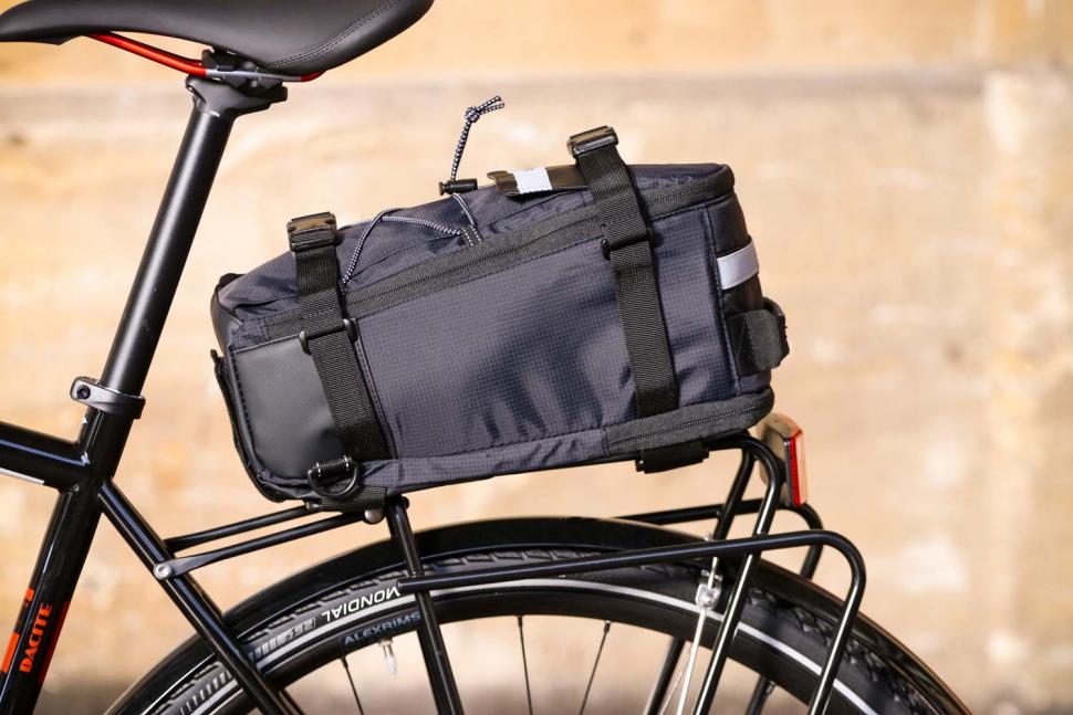 Amazon Com Lixada Bike Rear Bag Bicycle Pannier Bag Saddle Bag 25l Bicycle Rear Seat Bag Bike Carrier Trunk Bag Expandable Waterproof Mtb Bike Rack Bag With Rain Cover Sports