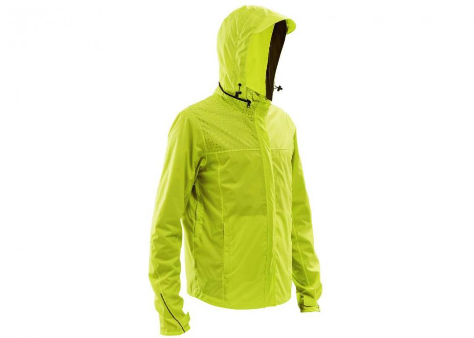 Essential wet weather cycle clothing and gear - find the best ways to ...