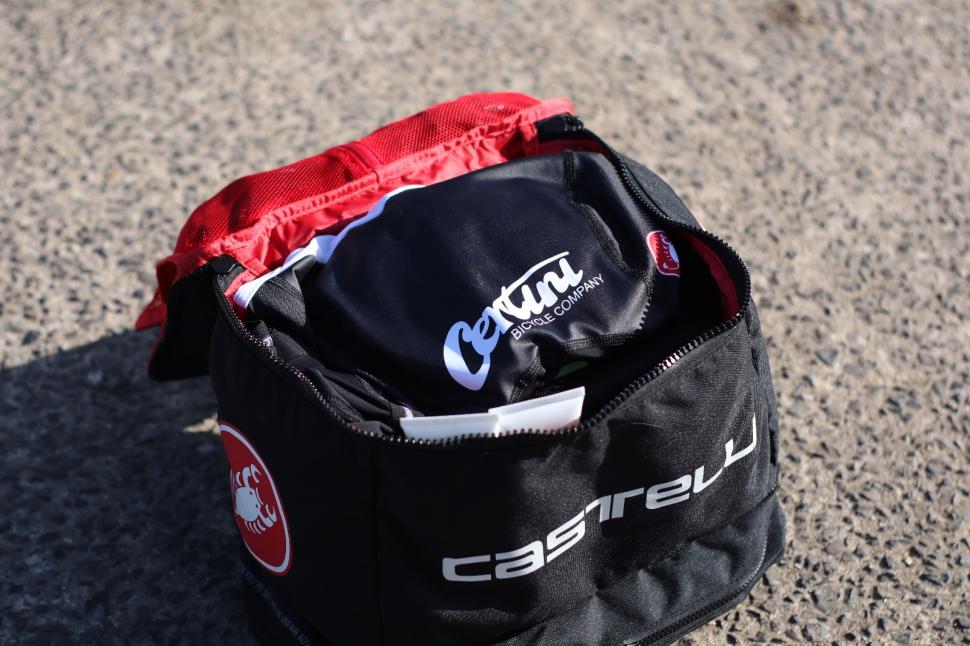 Review Castelli Race Rain Bag Road Cc