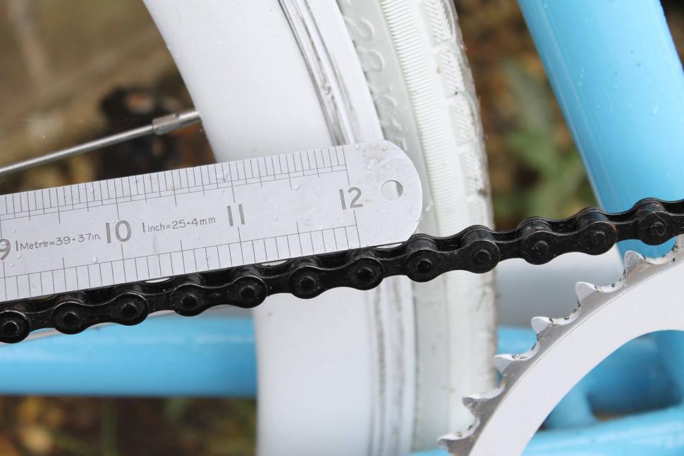 WHEN SUBSTITUTE THE BIKE CHAIN? 